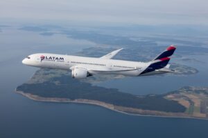 LATAM Airlines alcanza las 4 estrellas Skytrax: un hito sin precedentes en la aviación regional